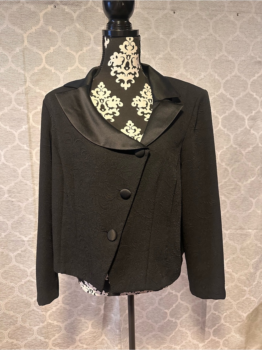Miss Dorby 90s Black Satin Collar Cropped Women's Jacket size 18